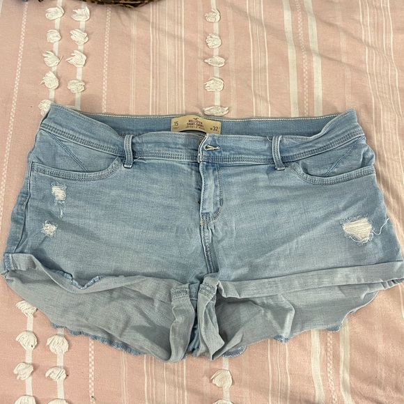 Hollister Pants - Light wash jean shorts